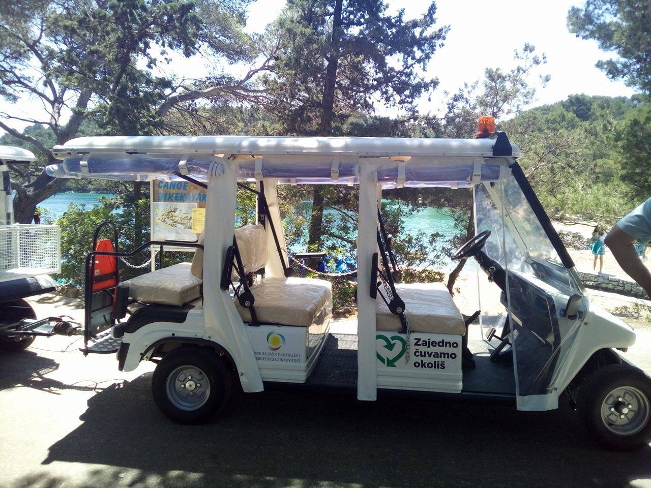 Pročitajte više o članku U Nacionalni park Mljet stigla dva električna vlaka