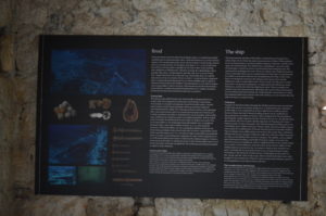 Pročitajte više o članku Otvorena izložba „Otok Mljet, pličina Sveti Pavao / Brodolom s teretom izničke keramike“