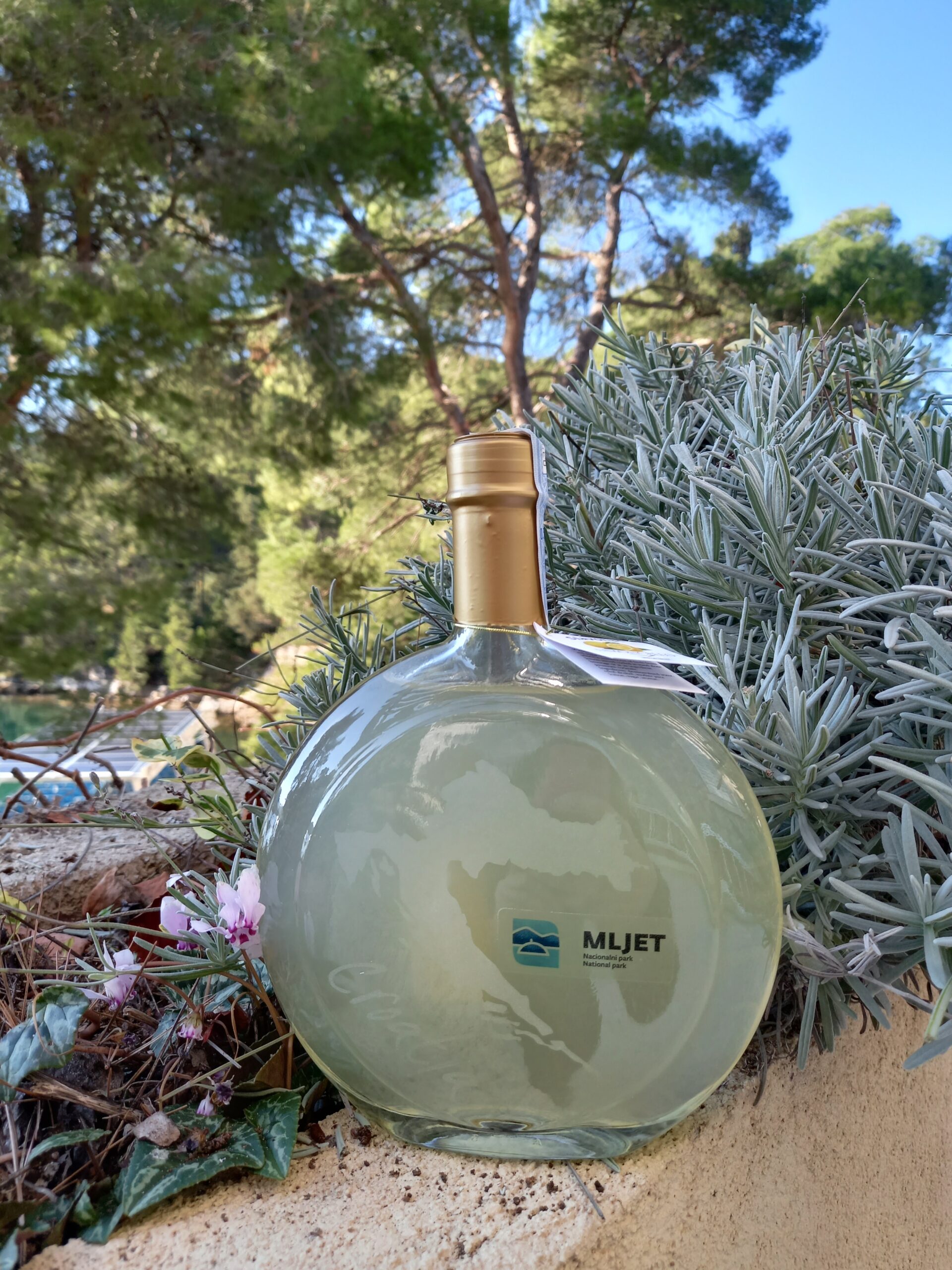 Pročitajte više o članku Poziv zainteresiranim proizvođačima vina, rakija i likera na analizu uzoraka