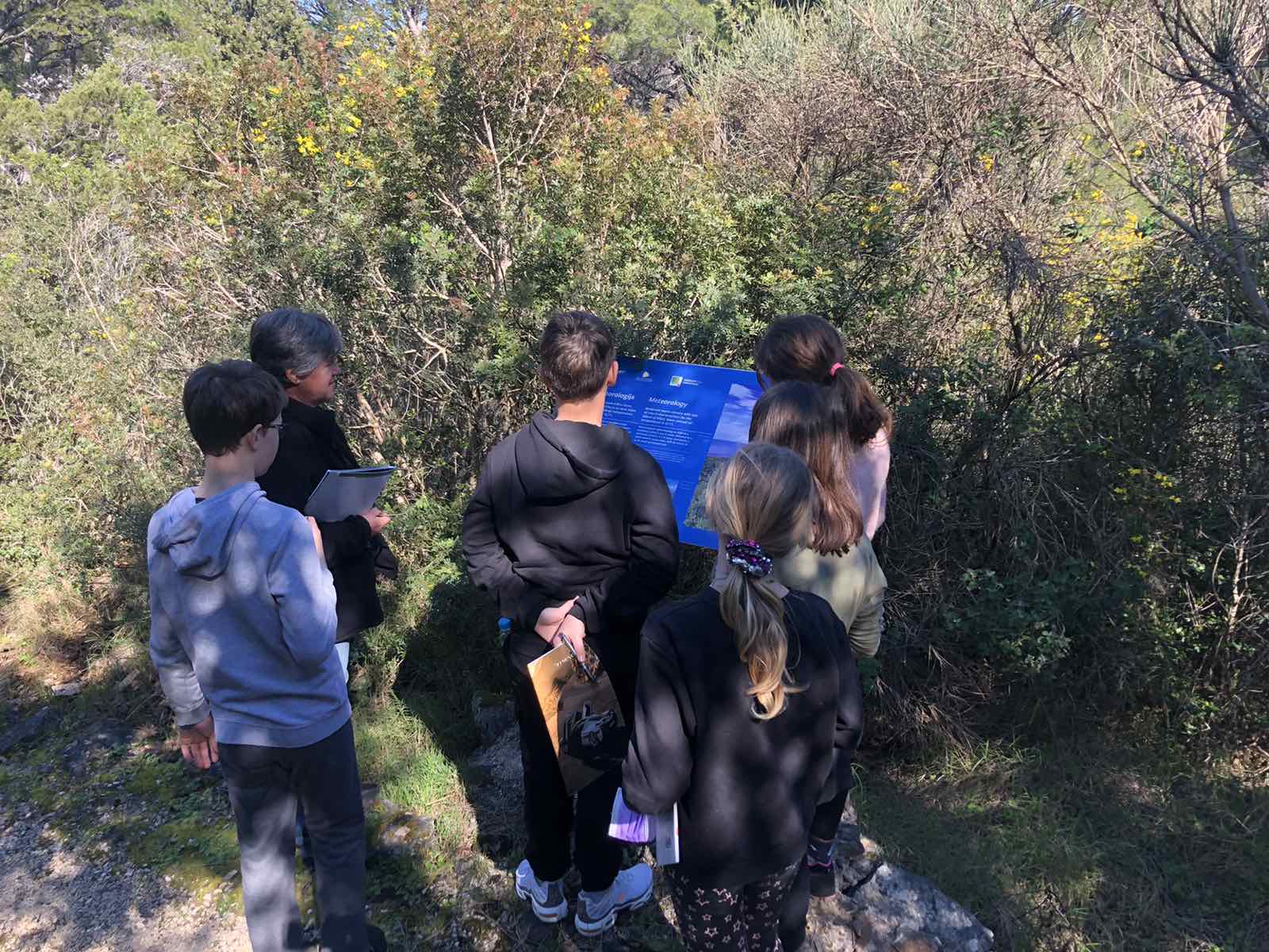 Pročitajte više o članku Posjet učenika OŠ Mljet meteorološkoj postaji Konštar