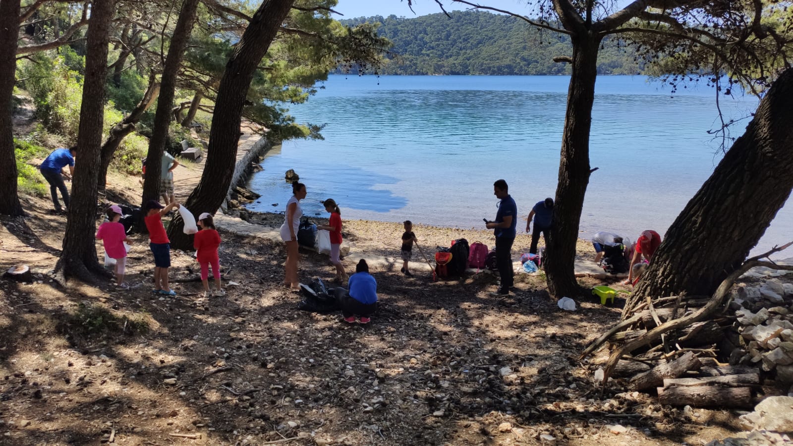 Pročitajte više o članku Akcija čišćenja plaže u uvali Vrbovačka