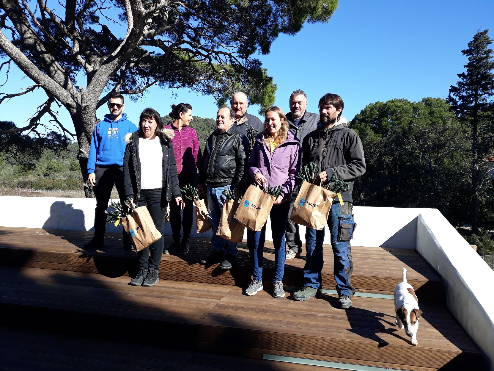 Pročitajte više o članku Poljoprivrednicima na Mljetu podijeljene prve sadnice autohtonih sorti vinove loze