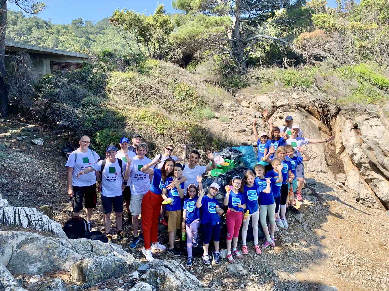 Pročitajte više o članku Akcija čišćenja uvale Travna luka