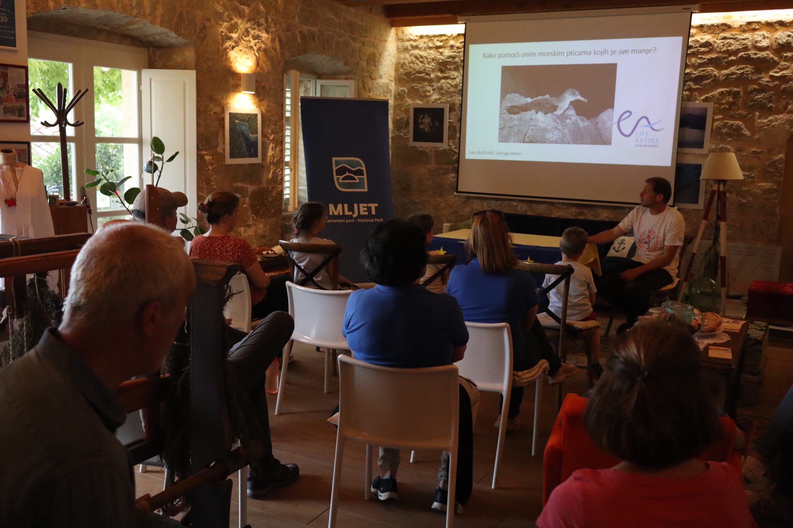 Pročitajte više o članku Održano predavanje “Kako pomoći onim morskim pticama kojih je sve manje?”
