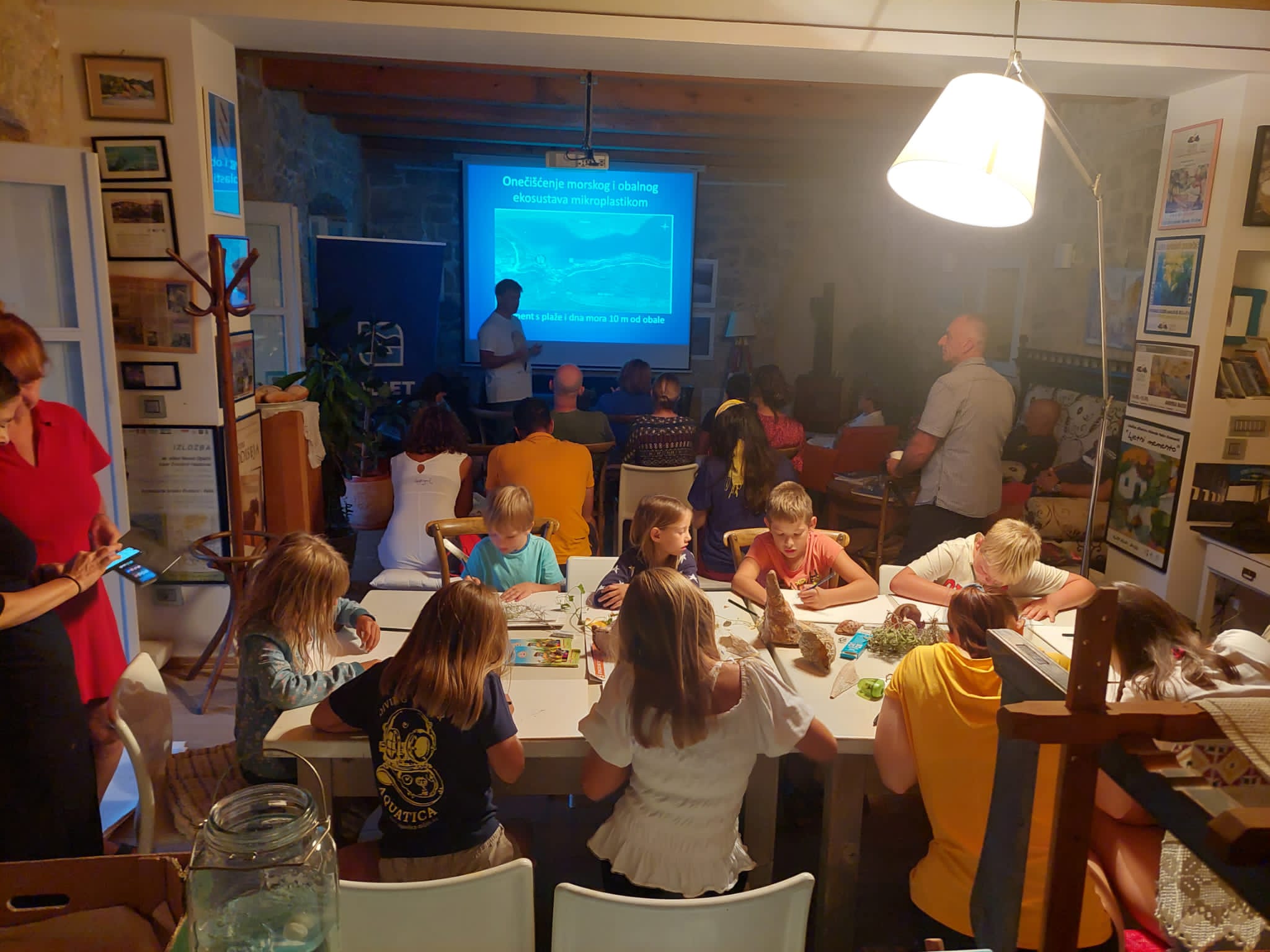 Pročitajte više o članku Održana predavanja o morskom ekosustavu i slikarska radionica za najmlađe