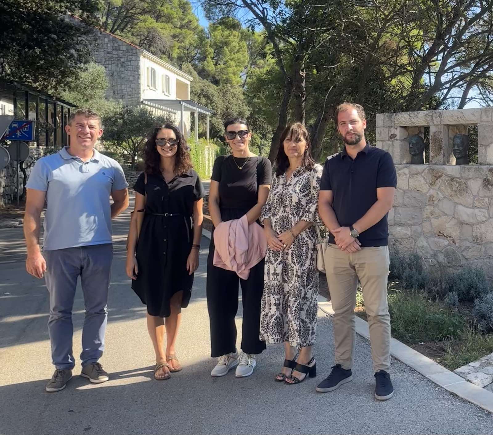 Pročitajte više o članku Održan sastanak u vezi projekta “Unaprjeđenje sustava protupožarnog nadzora i obalne infrastrukture na području NP Mljet”