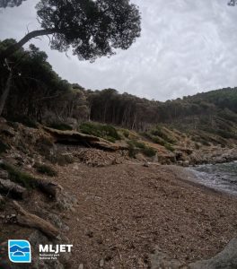 Pročitajte više o članku Čišćenje uvale Grabova kroz praksu studenata splitskog sveučilišta