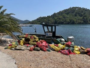 Pročitajte više o članku Čišćenje podmorja u NP Mljet