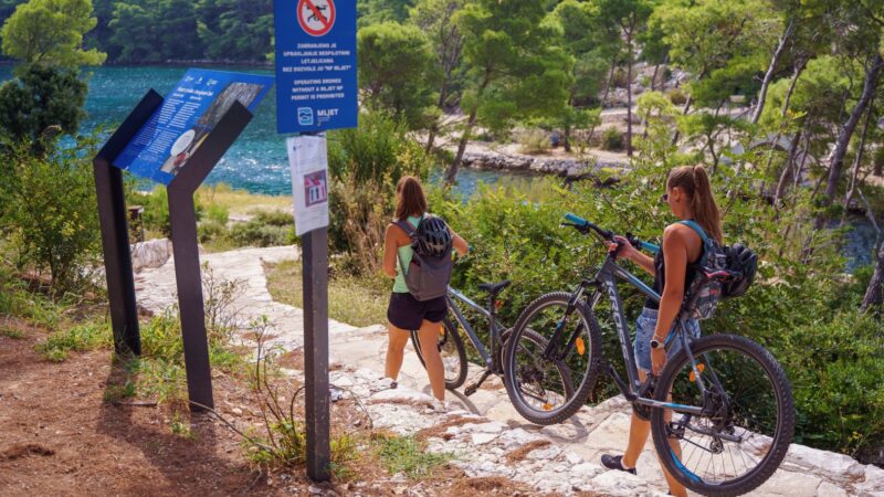 JAVNI POZIV ZA DODJELU KONCESIJSKOG ODOBRENJA ZA OBAVLJANJE SPORTSKE, ZABAVNE I REKREACIJSKE DJELATNOSTI TE DJELATNOSTI AKTIVNOG I PUSTOLOVNOG TURIZMA